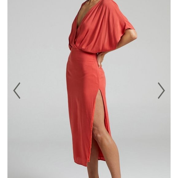 Showpo. Dresses & Skirts - (NWT) Showpo. Sunshine plunge neck dress